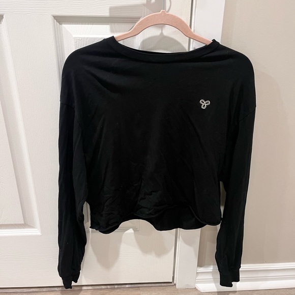 Aritzia TNA Plain Cropped Long Sleeve Crewneck with Small Embroidered Logo - Picture 2 of 5